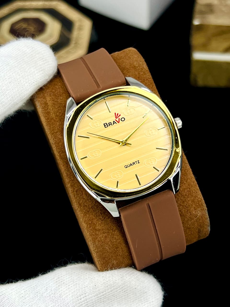 BRAVO WATCH QUARTZ WATCH  MAGNETIC LOCK  SILICONE RUBBER STRAP FINISHING MODEL  ATTRACTIVE COLOURS