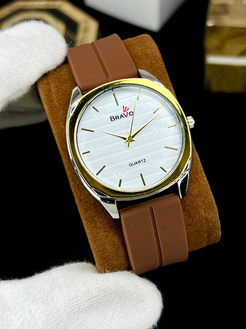 BRAVO WATCH QUARTZ WATCH  MAGNETIC LOCK  SILICONE RUBBER STRAP FINISHING MODEL  ATTRACTIVE COLOURS
